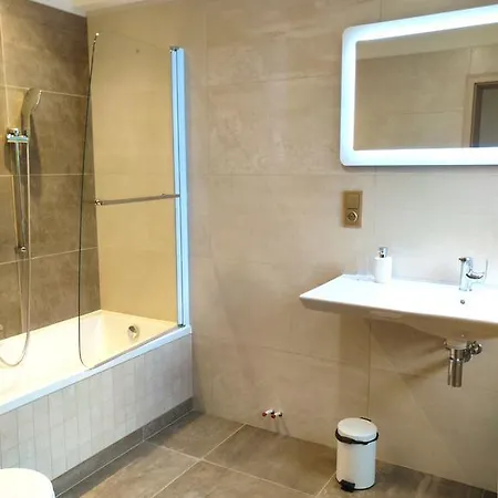 Na Vinohradech Villa Králŭv Dvŭr